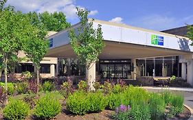 Holiday Inn Express Princeton Southeast 3*